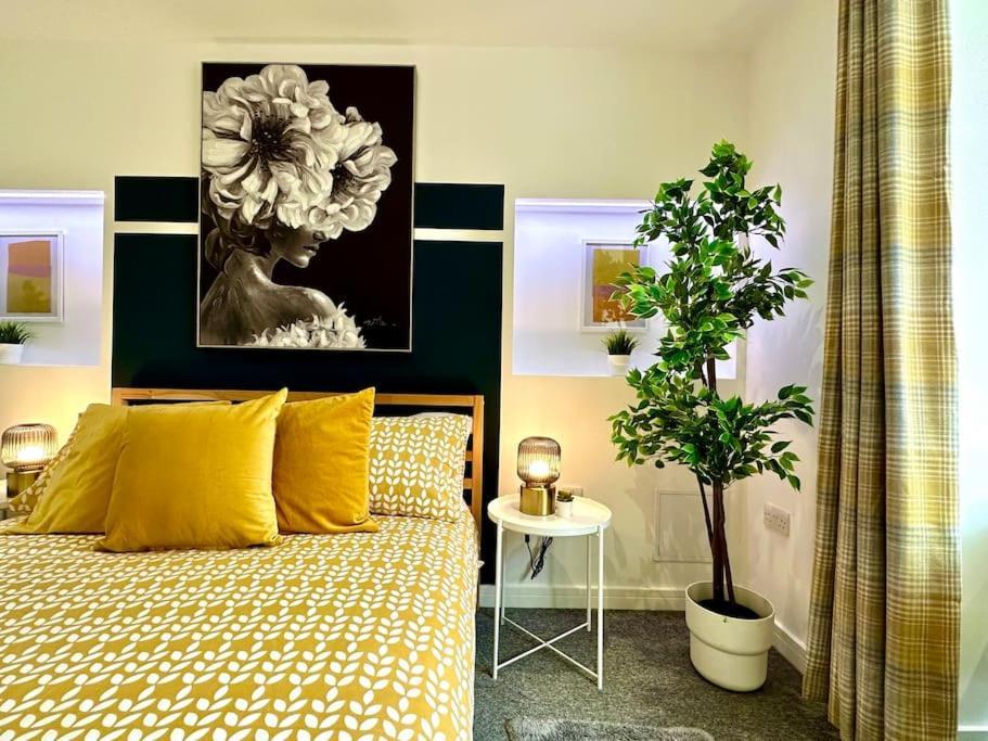 Massive New 8 Bedroom House Sleeps Up To 21 - Accepts Groups - Great Location - Free Parking - Fast Wifi - Smart Tvs - Sleeps Up To 21 People - Close To Bournemouth & Poole Town Centre & Sandbanks 外观 照片