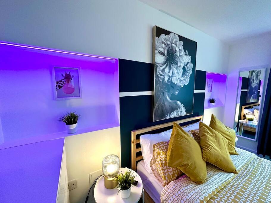 Massive New 8 Bedroom House Sleeps Up To 21 - Accepts Groups - Great Location - Free Parking - Fast Wifi - Smart Tvs - Sleeps Up To 21 People - Close To Bournemouth & Poole Town Centre & Sandbanks 外观 照片