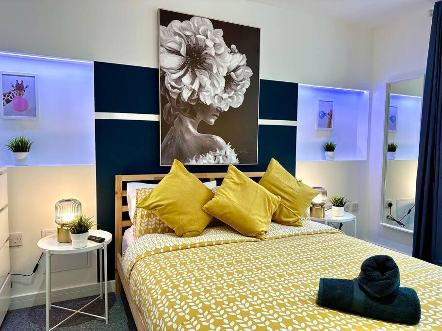 Massive New 8 Bedroom House Sleeps Up To 21 - Accepts Groups - Great Location - Free Parking - Fast Wifi - Smart Tvs - Sleeps Up To 21 People - Close To Bournemouth & Poole Town Centre & Sandbanks 外观 照片