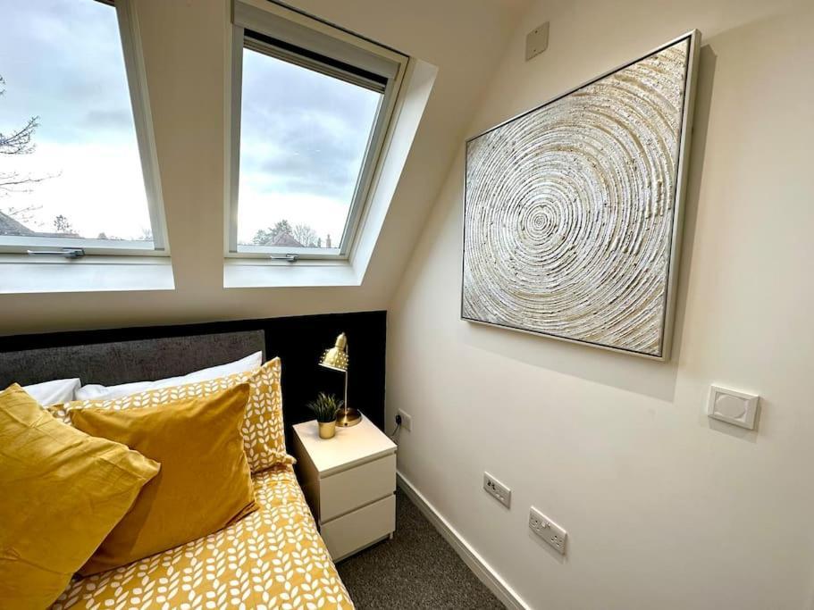 Massive New 8 Bedroom House Sleeps Up To 21 - Accepts Groups - Great Location - Free Parking - Fast Wifi - Smart Tvs - Sleeps Up To 21 People - Close To Bournemouth & Poole Town Centre & Sandbanks 外观 照片